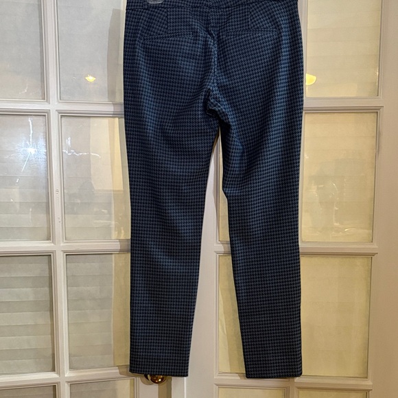 Banana Republic Blue Houndstooth Cropped Pants - Picture 3 of 7